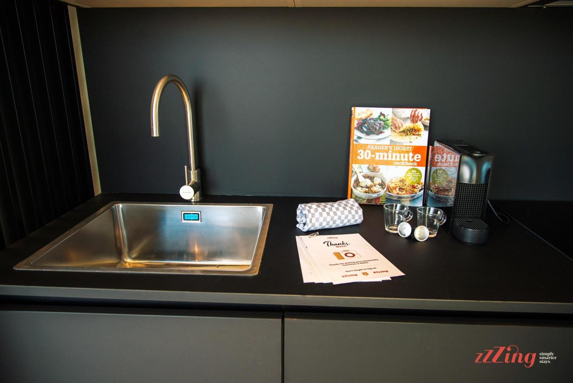 Your Luxury Retreat At Mercury Towers Apartment *